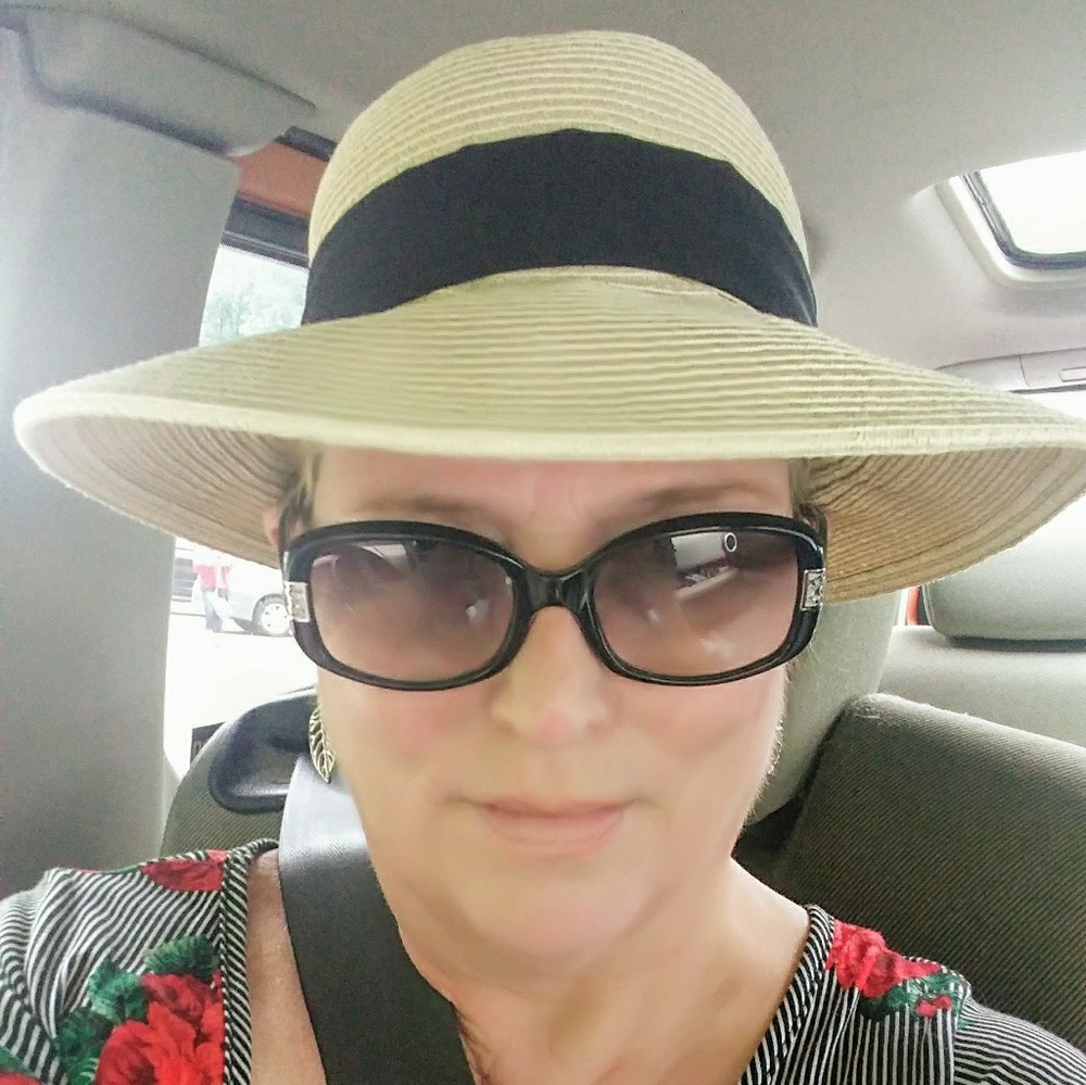 Meet your Posher, Beverly